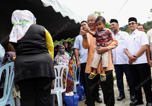 AL-SULTAN ABDULLAH RI'AYATUDDIN AL-MUSTAFA BILLAH SHAH