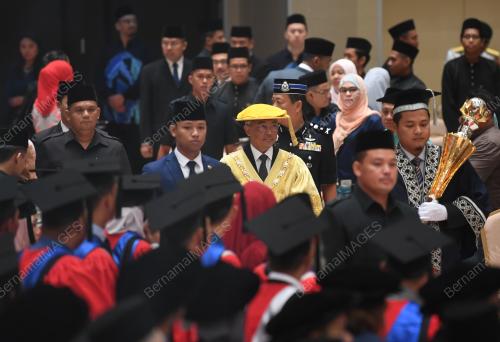 AL-SULTAN ABDULLAH RI'AYATUDDIN AL-MUSTAFA BILLAH
