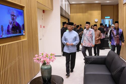 AL-SULTAN ABDULLAH RI'AYATUDDIN AL-MUSTAFA BILLAH SHAH