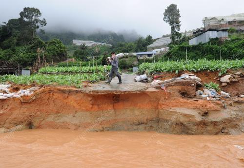 PH05_08114_BANJIR_08112014