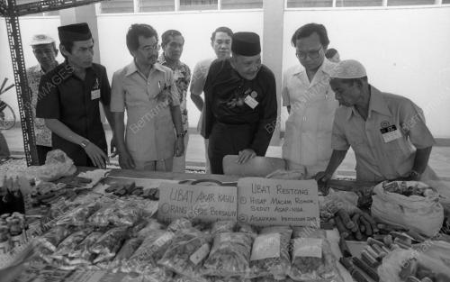 PH05_09032015_PAMERAN_PERUBATAN