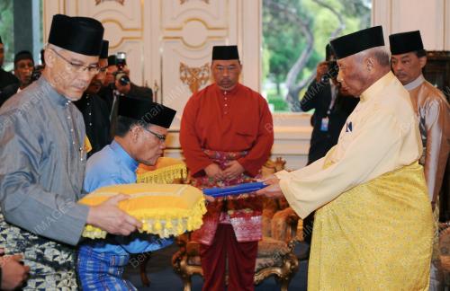 PH05_09052013_ANGKAT_SUMPAH