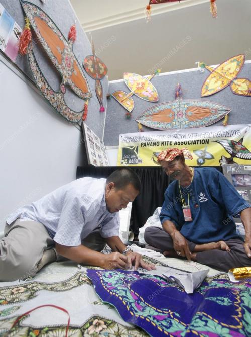 SHAFIK FAUZAN