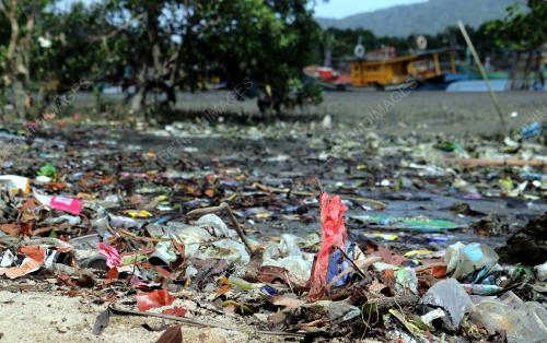 SISA BUANGAN PLASTIK
