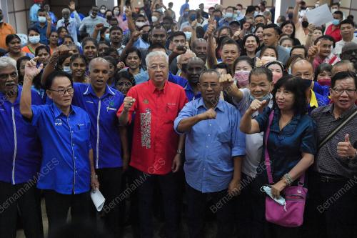 DATUK SERI ISMAIL SABRI YAAKOB