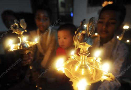 PH05_11112012_DEEPAVALI