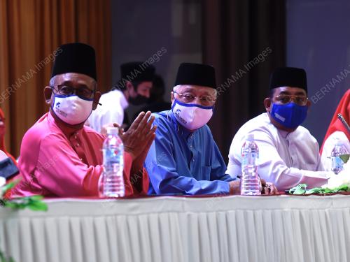 DATUK SERI ISMAIL SABRI YAAKOB