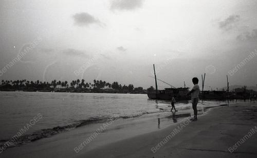 PH05_12012015_KAMPUNG_NELAYAN