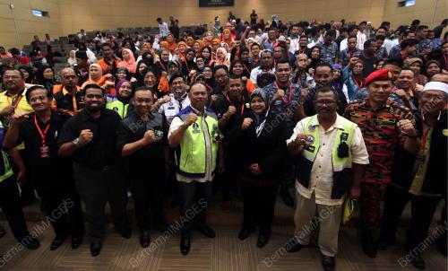 DATUK SERI JOHARI HUSSAIN