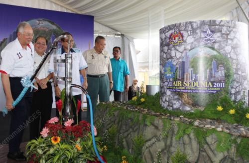 MOHD NAJIB TUN ABDUL RAZAK