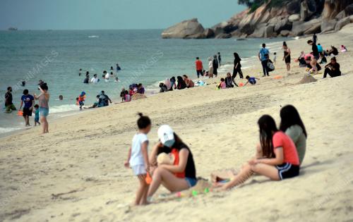 PANTAI TELUK CEMPEDAK