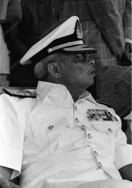 AGUNG DAN TENTERA LAUT