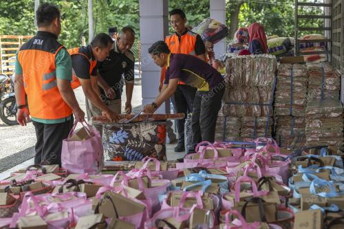 SULTAN PAHANG SANTUNI MANGSA RIBUT