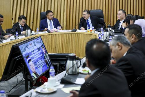 TAN SRI JOHARI ABDUL