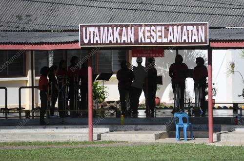 PH05_15022019_PANAS