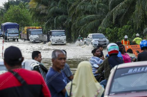 JALAN DINAIKI AIR