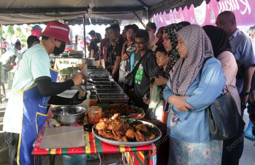 TINJAUAN SUASANA DI BAZAR RAMADHAN