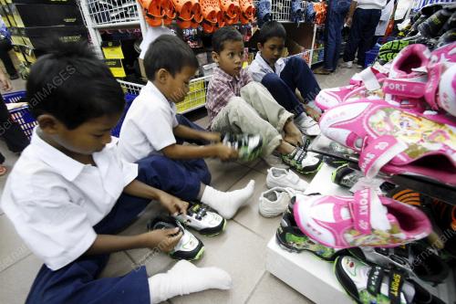 ANAK YATIM SK MAT KILAU