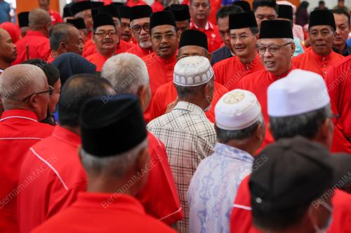 DATUK SERI ISMAIL SABRI YAAKOB