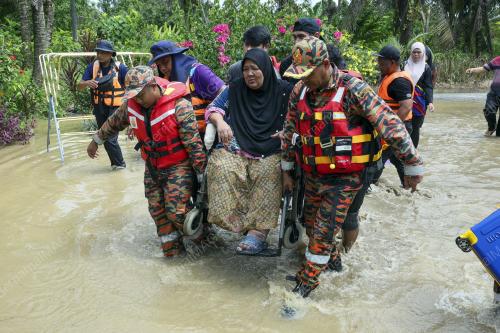 OPERASI MENYELAMAT MANGSA BANJIR