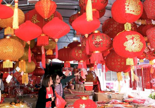 MENJELANG TAHUN BARU CINA
