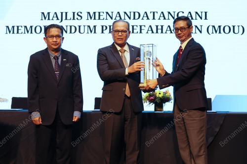 DATUK SERI WAN ROSDY WAN ISMAIL