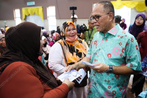 DATUK SERI WAN ROSDY WAN ISMAIL
