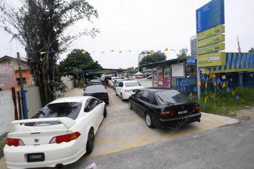 PUSAT CUCI KERETA