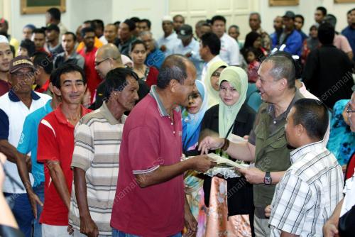 DATUK SERI NAZRI AZIZ