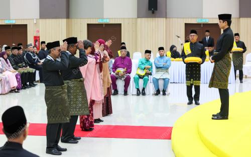 TENGKU HASSANAL IBRAHIM ALAM SHAH AL SULTAN ABDULLAH