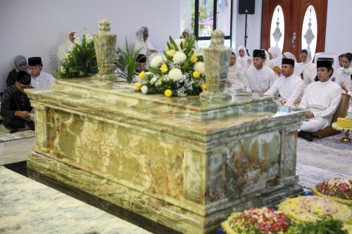 TENGKU HASSANAL IBRAHIM ALAM SHAH