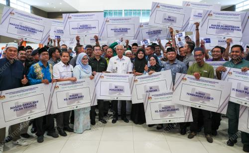 DATUK SERI ISMAIL SABRI YAAKOB