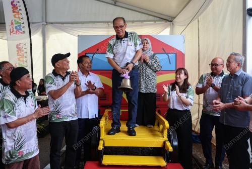 DATUK SERI WAN ROSDY WAN ISMAIL