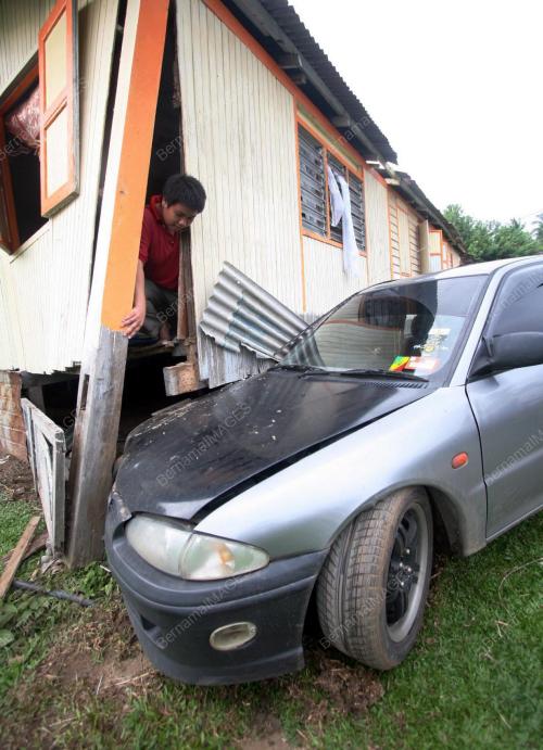 KERETA REMPUH RUMAH