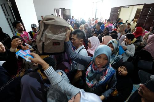 SUMBANGAN PERSEKOLAHAN