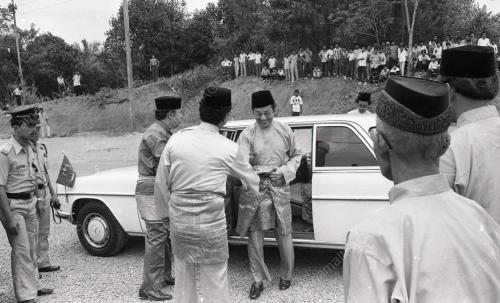 DR. MAHATHIR MOHAMAD