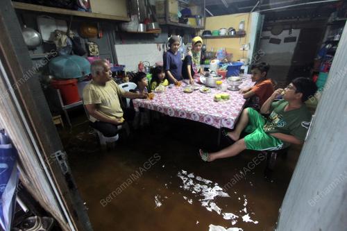 PH05_23122014_BANJIR