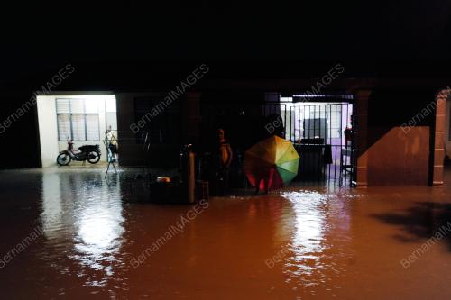 PH05_24012017_BANJIR