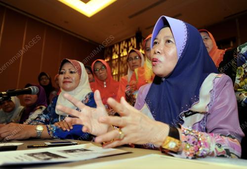 PH05_24092013_WANITA