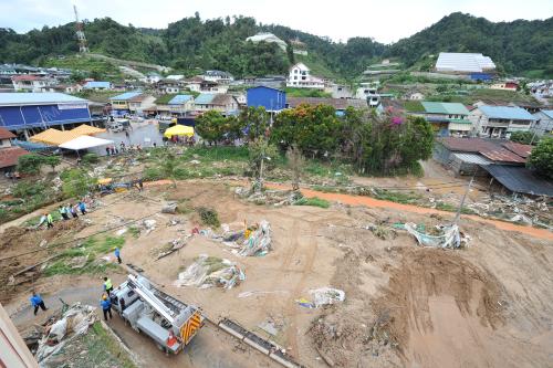 PH05_24102013_BANJIR_LUMPUR