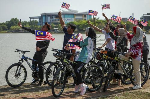 BERIADAH DENGAN SEMANGAT KEMERDEKAAN