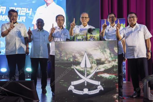 DATUK SERI WAN ROSDY WAN ISMAIL
