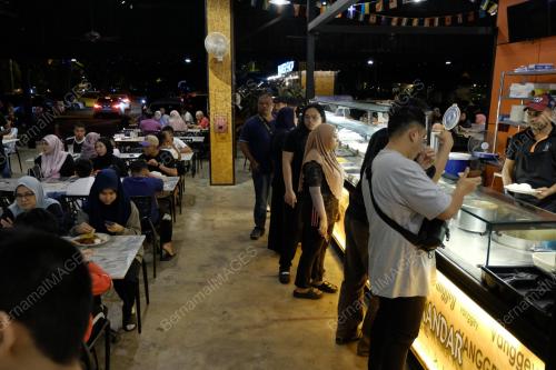 KEDAI MAMAK JADI TUMPUAN