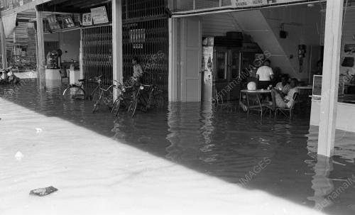 PH05_26062015_BANJIR_KILAT