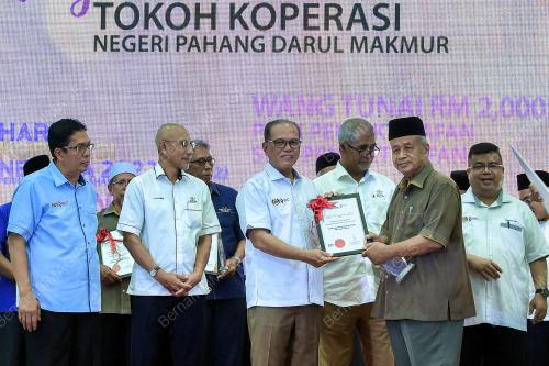 DATUK SERI WAN ROSDY WAN ISMAIL