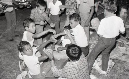 ANAK-ANAK YATIM