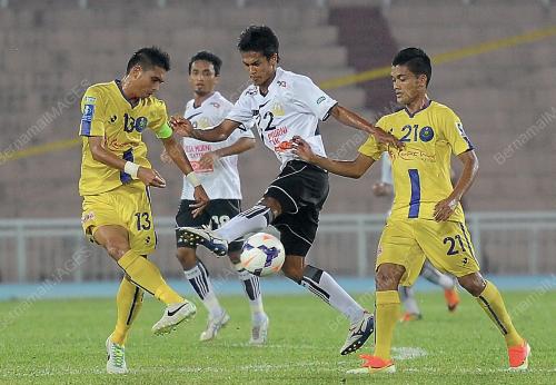 PH05_27082013_BOLA_SEPAK