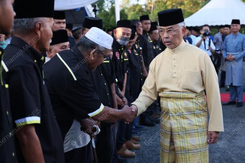 AL-SULTAN ADBULLAH RI'AYATUDDIN AL-MUSTAFA BILLAH SHAH