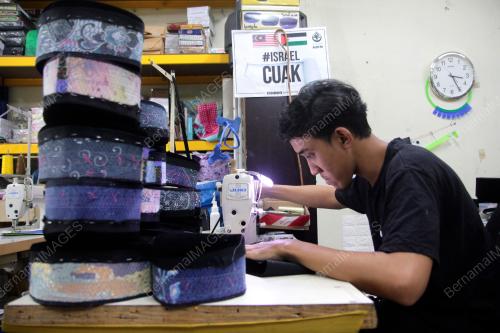 PEMBUAT SONGKOK GUNDAL