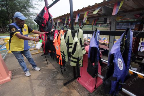 TINJAUAN OPERASI REKREASI BOT DI TAMAN BANDAR